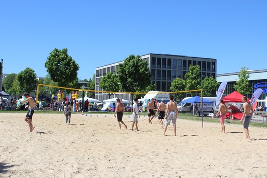 Die Kirche für Oberberg organisiert Beach-Volley Spiele